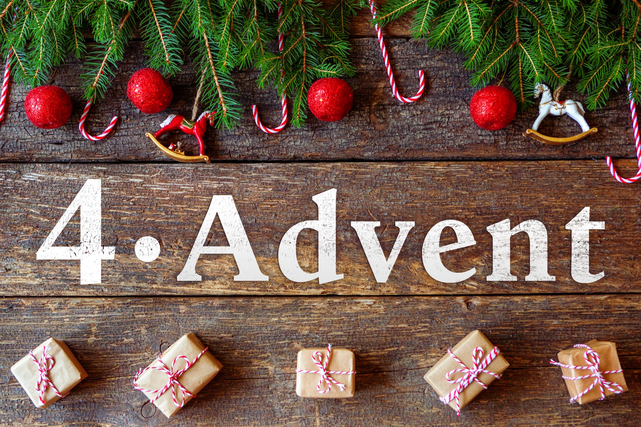 ADVENT 2025 - ADVENTSGRÜSSE WÜNSCHE UND BILDER ZUR ADVENTSZEIT 4. ADVENT – SCHRIFTZUG AUF HOLZ MIT WEIHNACHTLICHER DEKORATION 4. advent – schriftzug auf holz mit weihnachtlicher dekoration