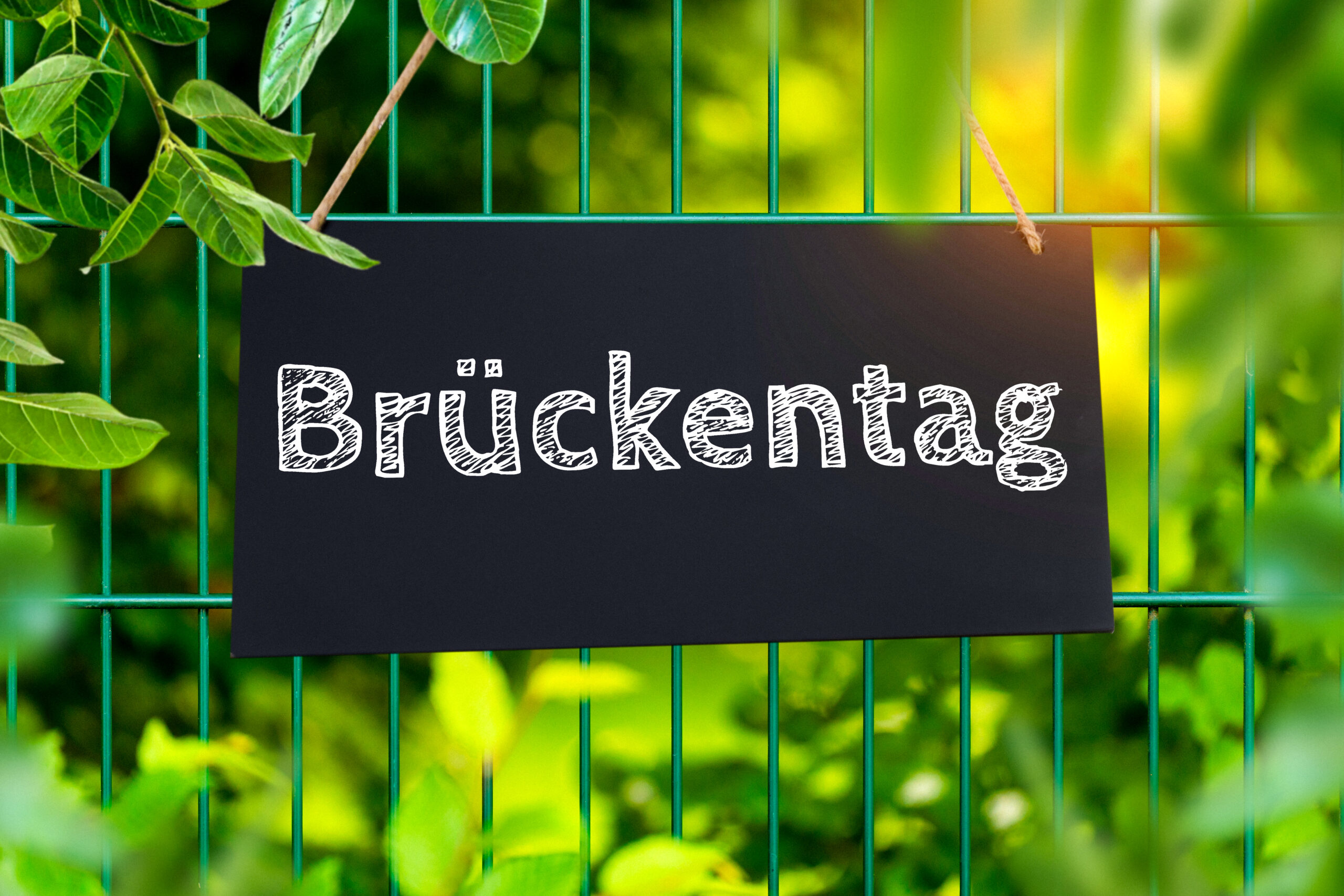 brueckentag schriftzug scaled