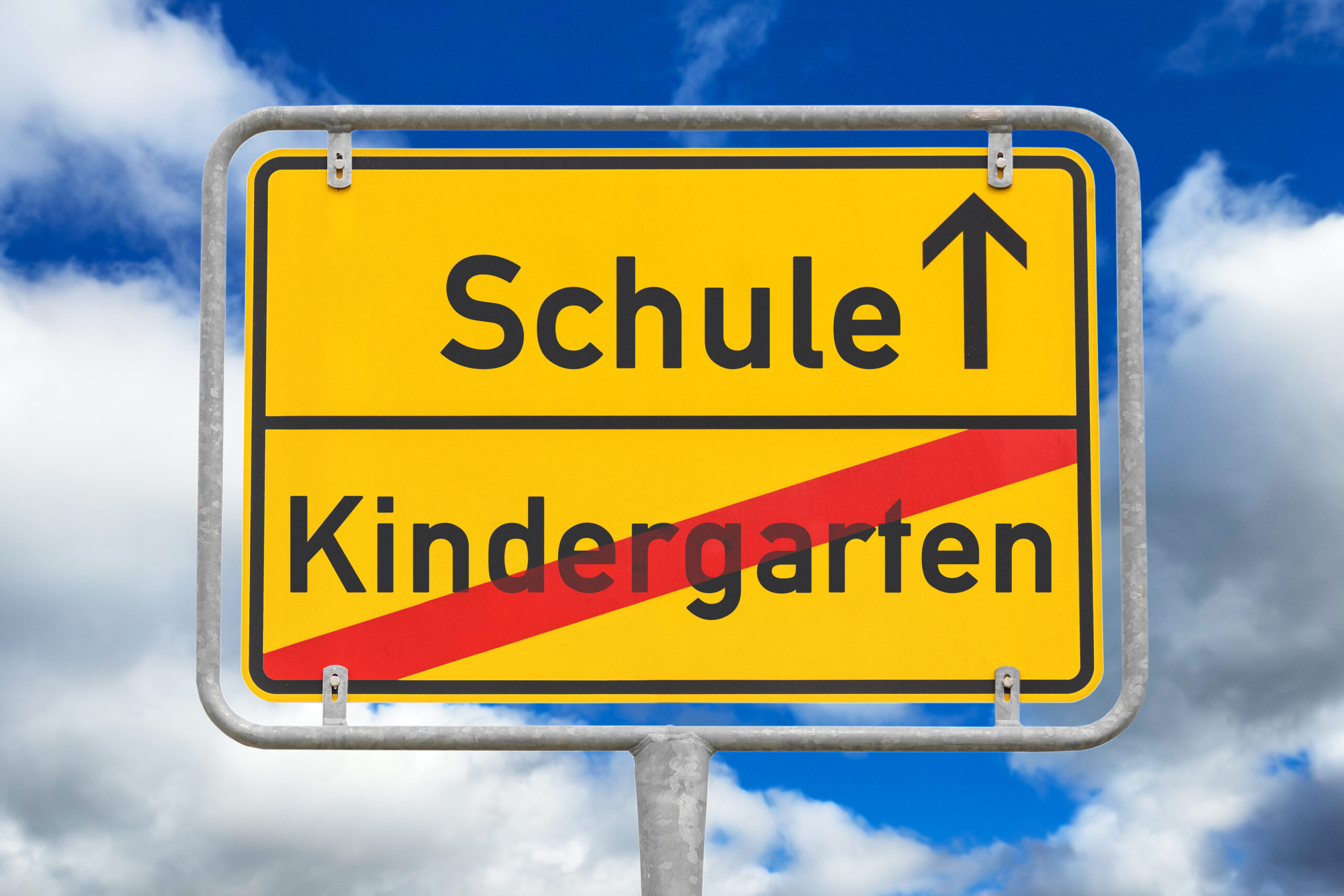 kindergarten schule schild scaled