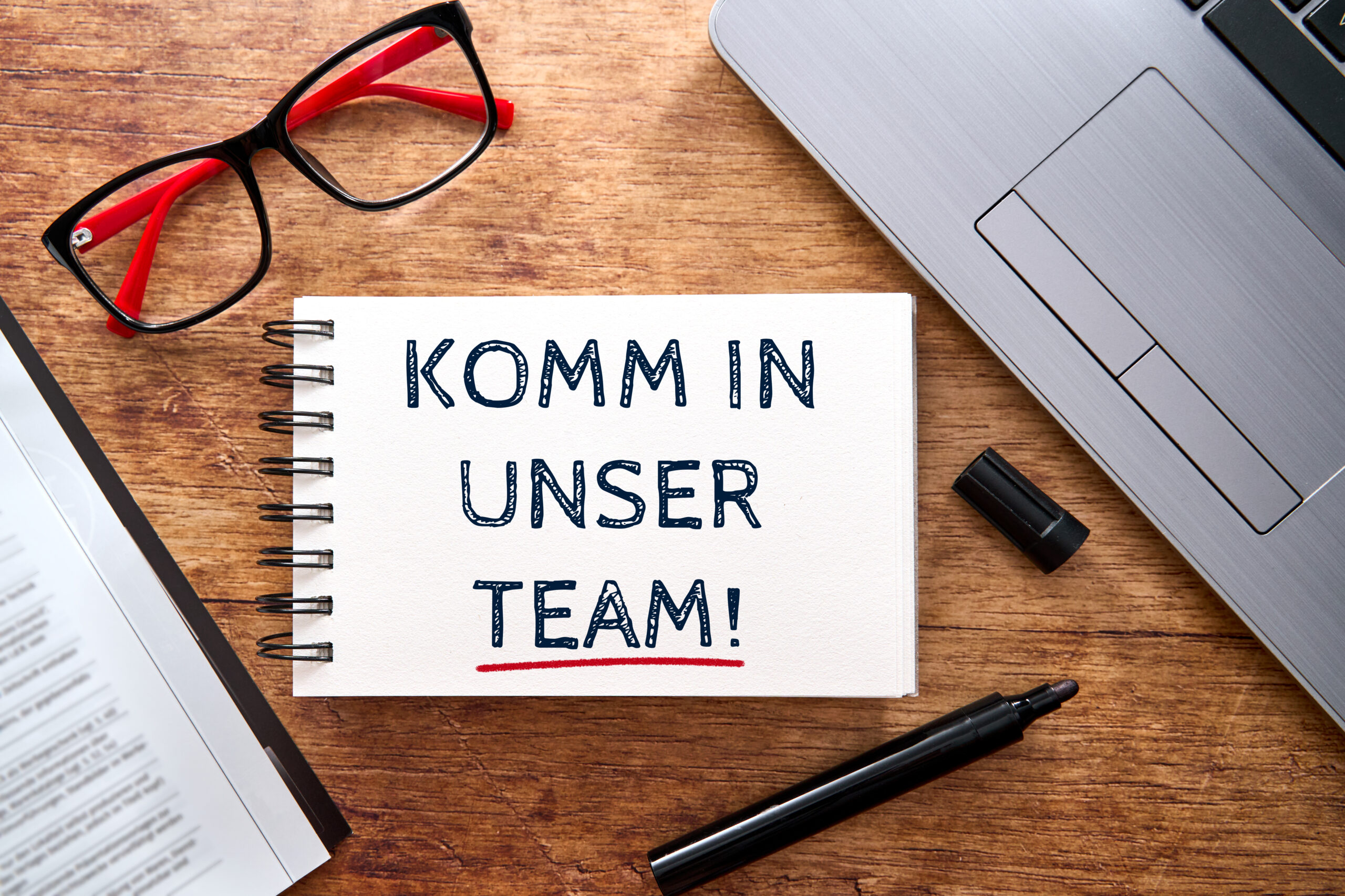 MITARBEITER BILDER - FÜR STELLENANZEIGEN komm in unser team scaled