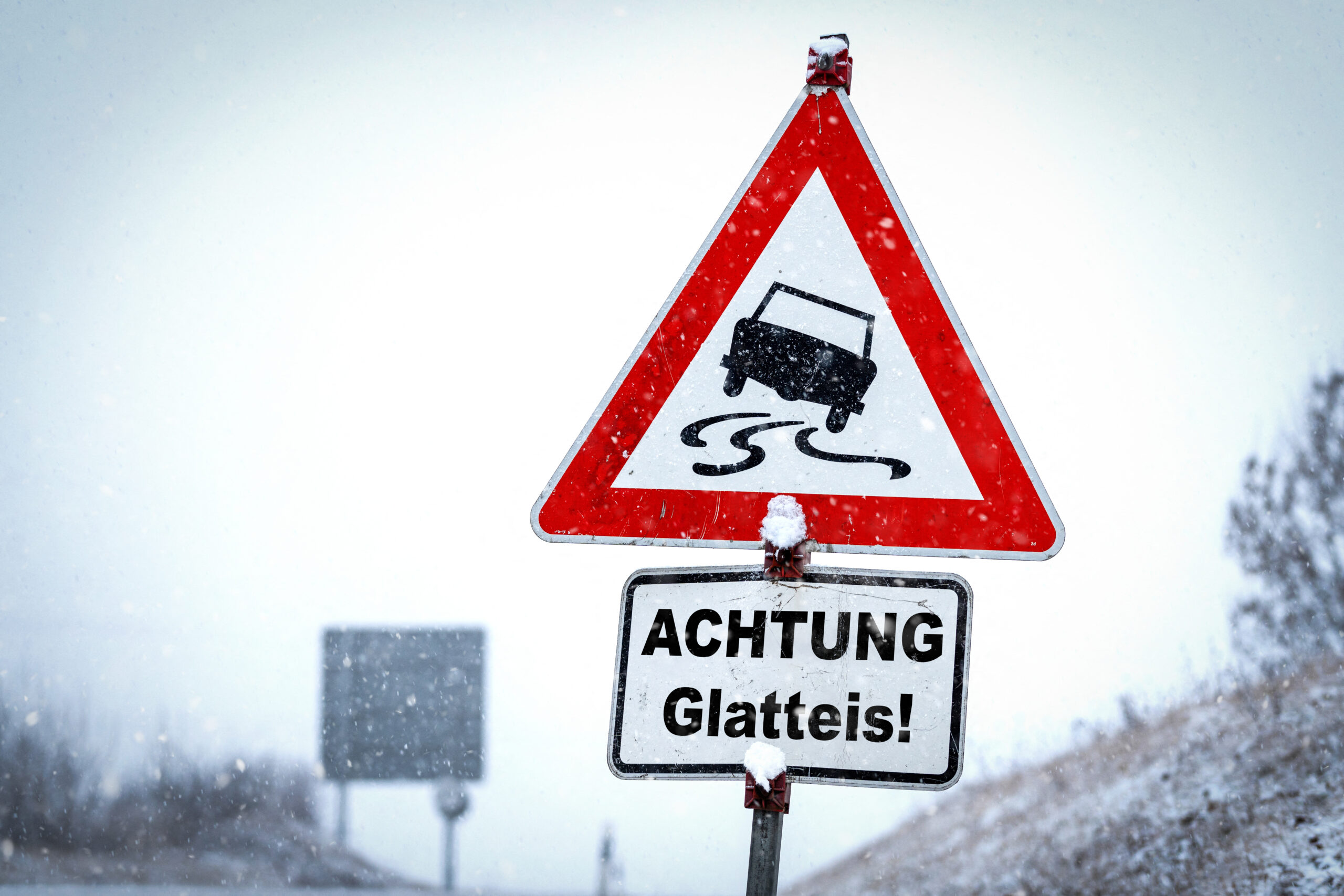 WETTER BILDER achtung glatteis 2 scaled
