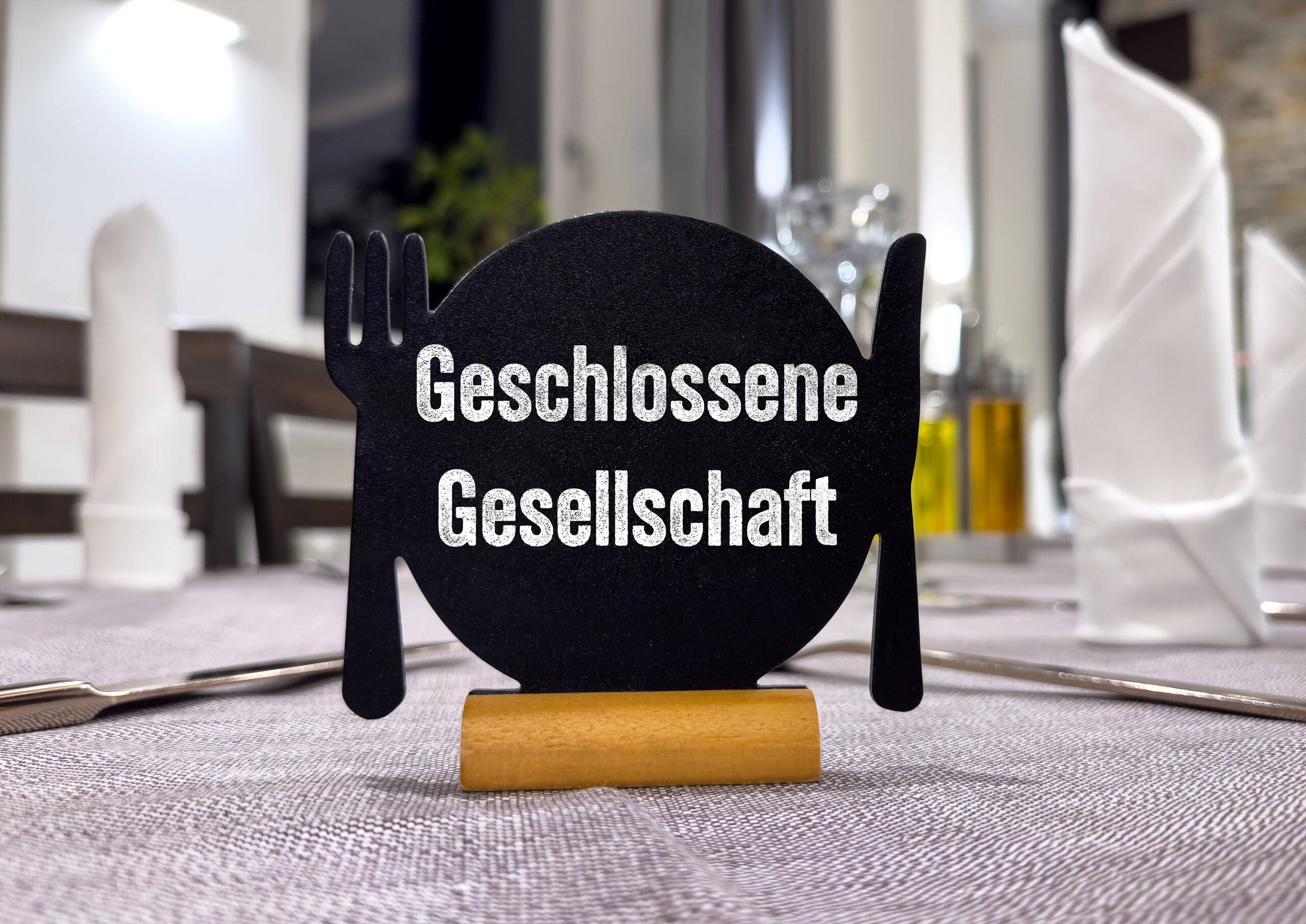 geschlossene gesellschaft scaled