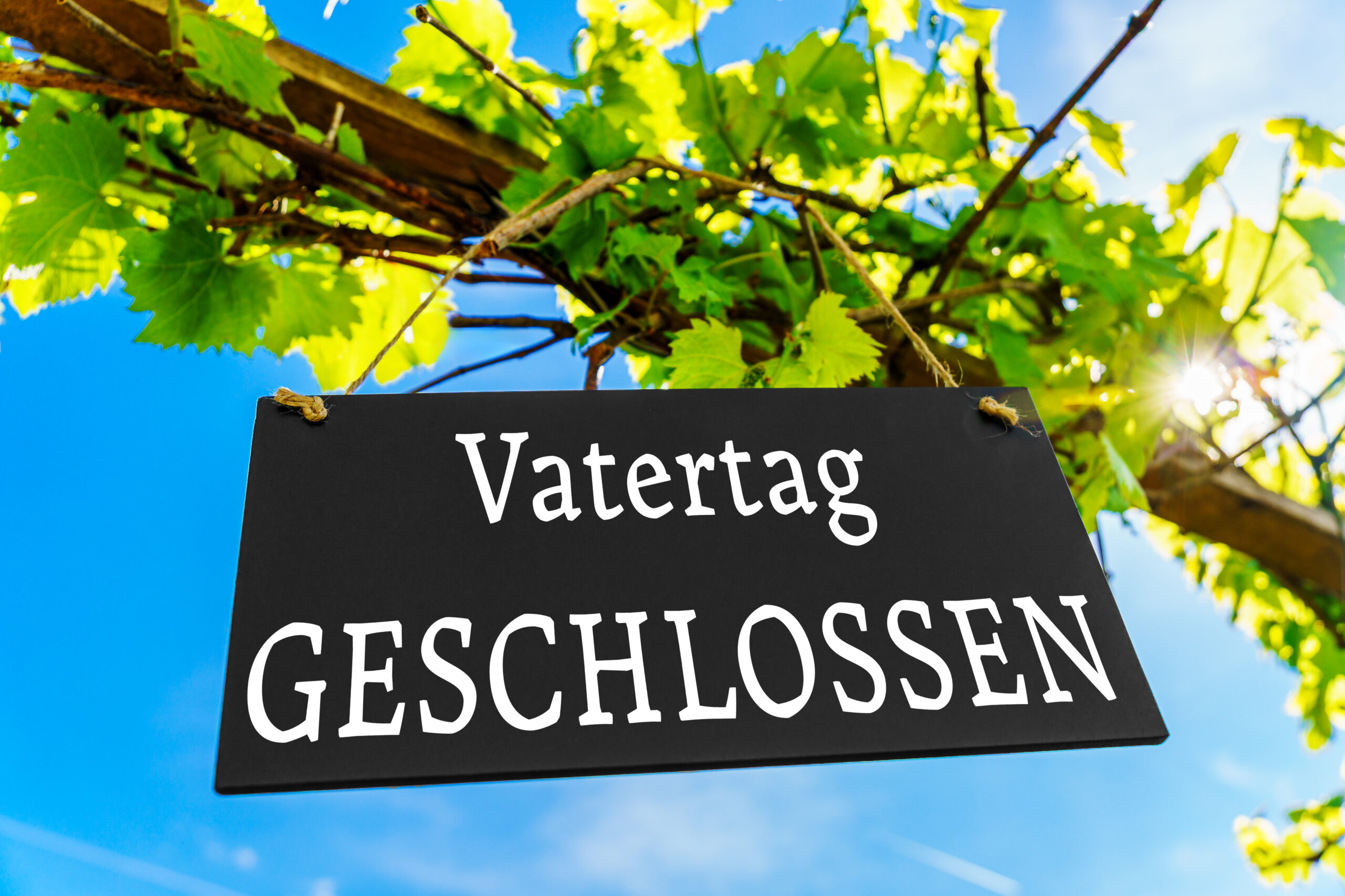 VATERTAG BILDER vatertag geschlossen schild scaled